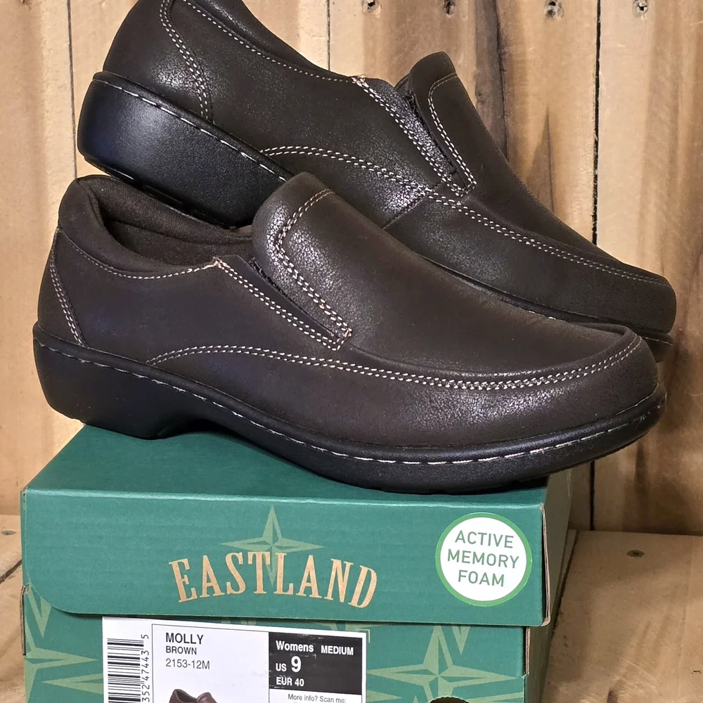 EASTLAND Molly Women's 9 M 40 Brown Leather Comfort Loafers Slip On NIB NEW - Picture 1 of 4